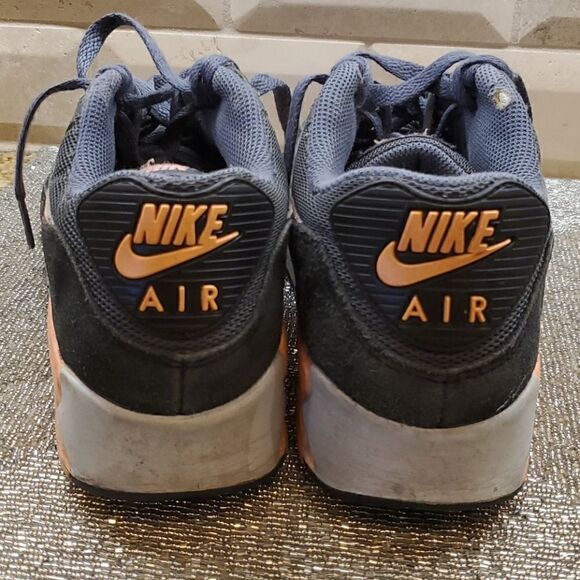 NIKE AIR MAX Women's - Size 9 1/2 - Picture 8 of 9